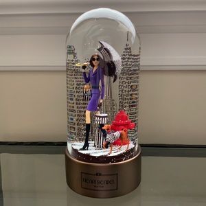 Henri Bendel Lady with Dog Snowglobe, perfect condition!